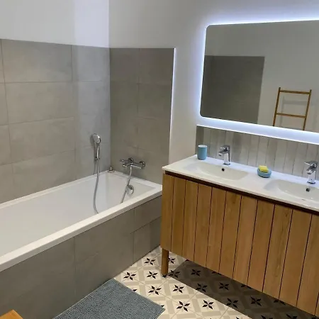 Grande Maison Familiale Avec Piscine, 14 A 17 Pers Prázdninový dům *