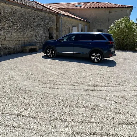 Grande Maison Familiale Avec Piscine, 14 A 17 Pers * Luçon