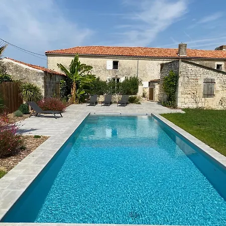 Grande Maison Familiale Avec Piscine, 14 A 17 Pers
