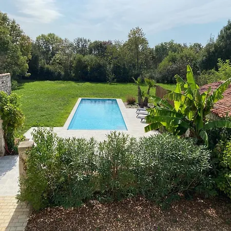 Grande Maison Familiale Avec Piscine, 14 A 17 Pers * Luçon